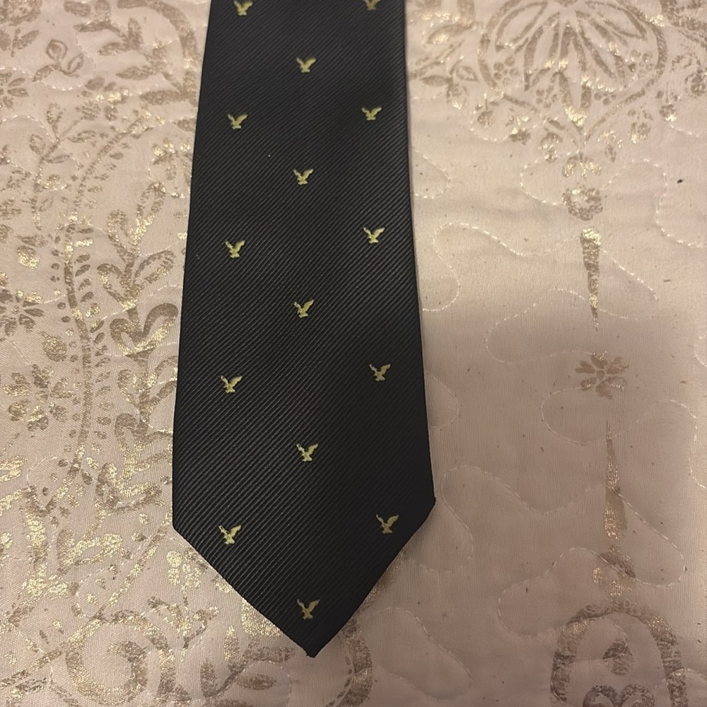 Unique American Eagle Outfitters black w/ eagle icons Slim Tie